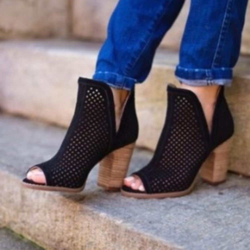 Lucky Brand Suede Ankle Booties Size 10 Larise Peep-Toe Perforated Chunky Heel